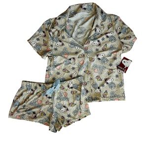 Peanuts Pajama Set I ❤️ SNOW. Cream and Multicolor. Size Medium. NWT. Very Soft!